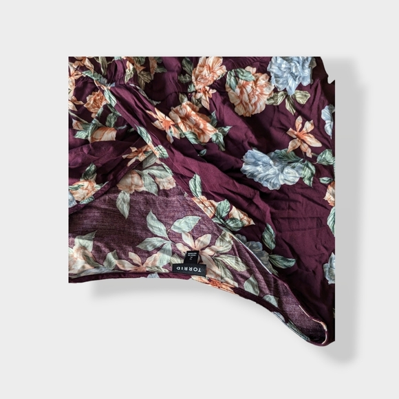 Torrid Stretch Challis Surplice Top - Picture 4 of 5